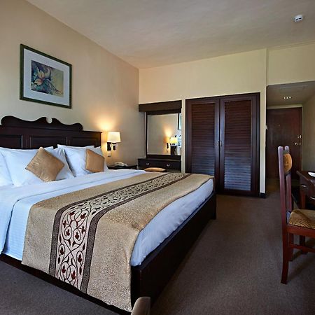 Berjaya Hotel Colombo Dehiwala-Mount Lavinia Esterno foto
