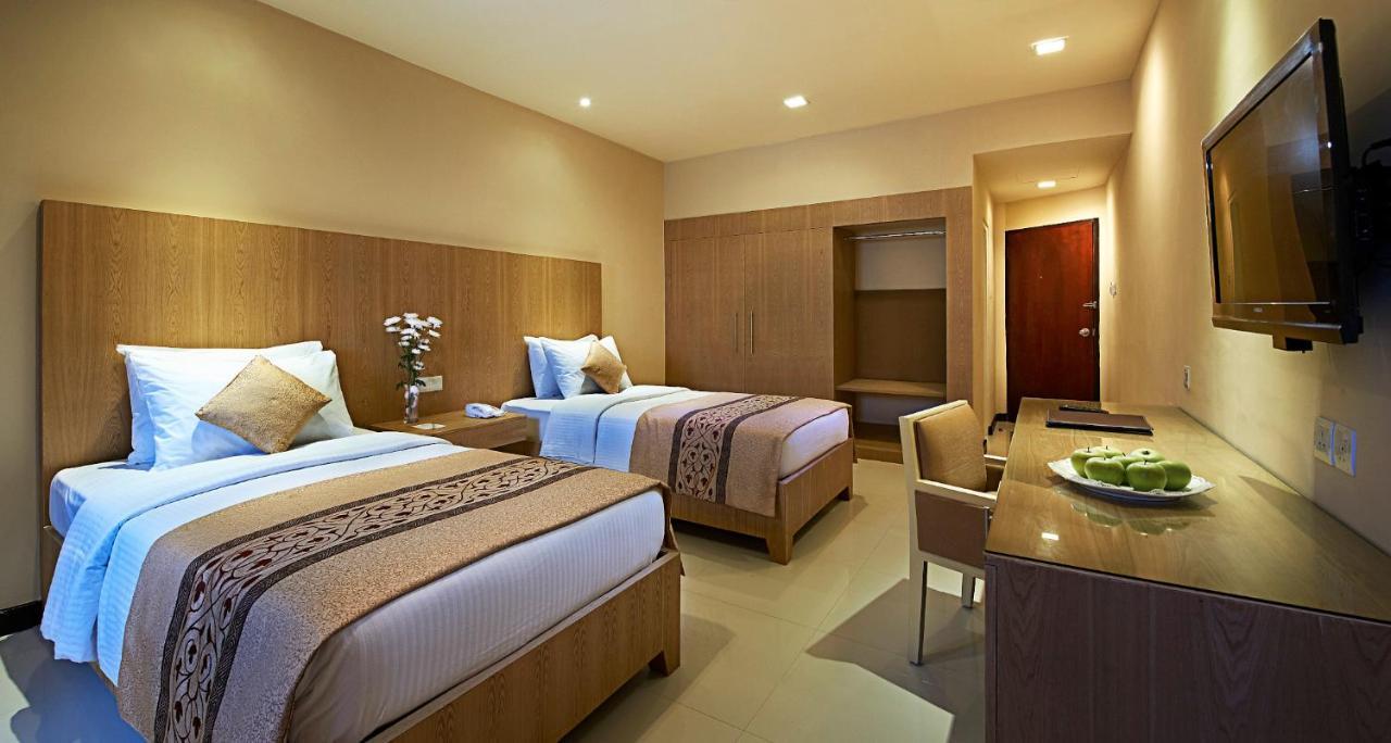 Berjaya Hotel Colombo Dehiwala-Mount Lavinia Esterno foto