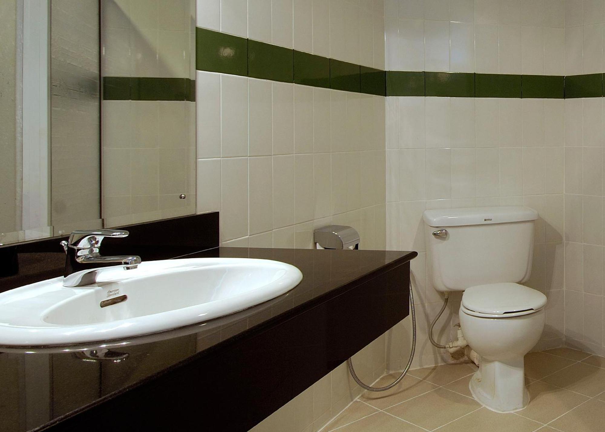 Berjaya Hotel Colombo Dehiwala-Mount Lavinia Esterno foto