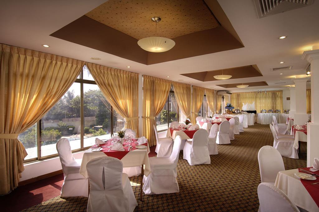 Berjaya Hotel Colombo Dehiwala-Mount Lavinia Esterno foto