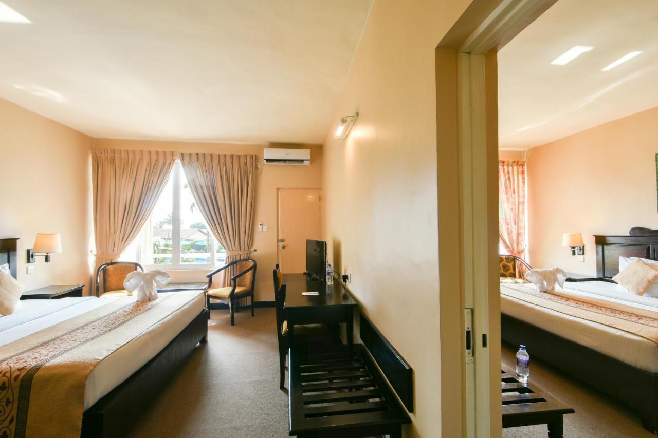 Berjaya Hotel Colombo Dehiwala-Mount Lavinia Esterno foto
